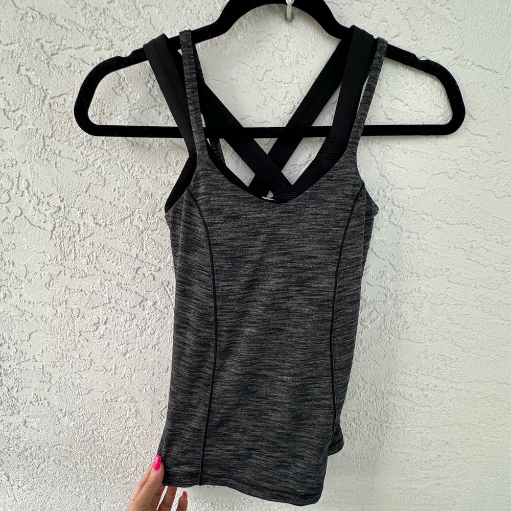 Lululemon Run For Gold Tank Size 2 Gray Black - Picture 7 of 7